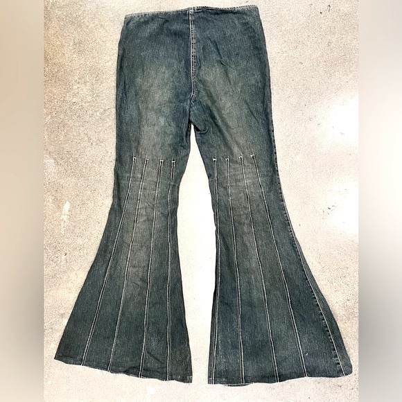 VINTAGE | GARAGE Y2K Flare Bell Denim Jeans - Picture 6 of 9